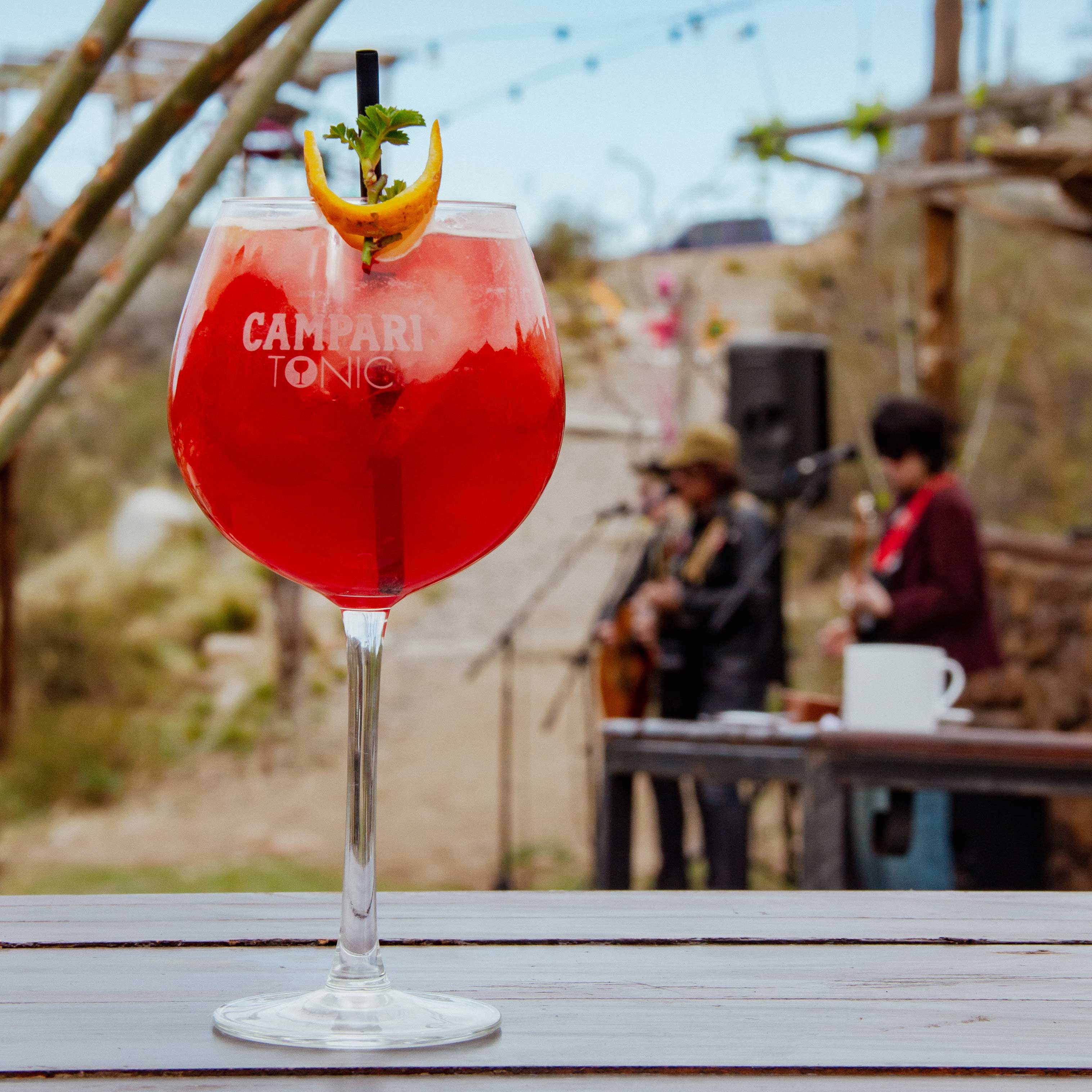 Foto de Cócteles y música en vivo